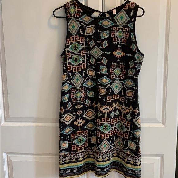 Dresses & Skirts - Cute aztec design knit dress SZ XL in good Cond.